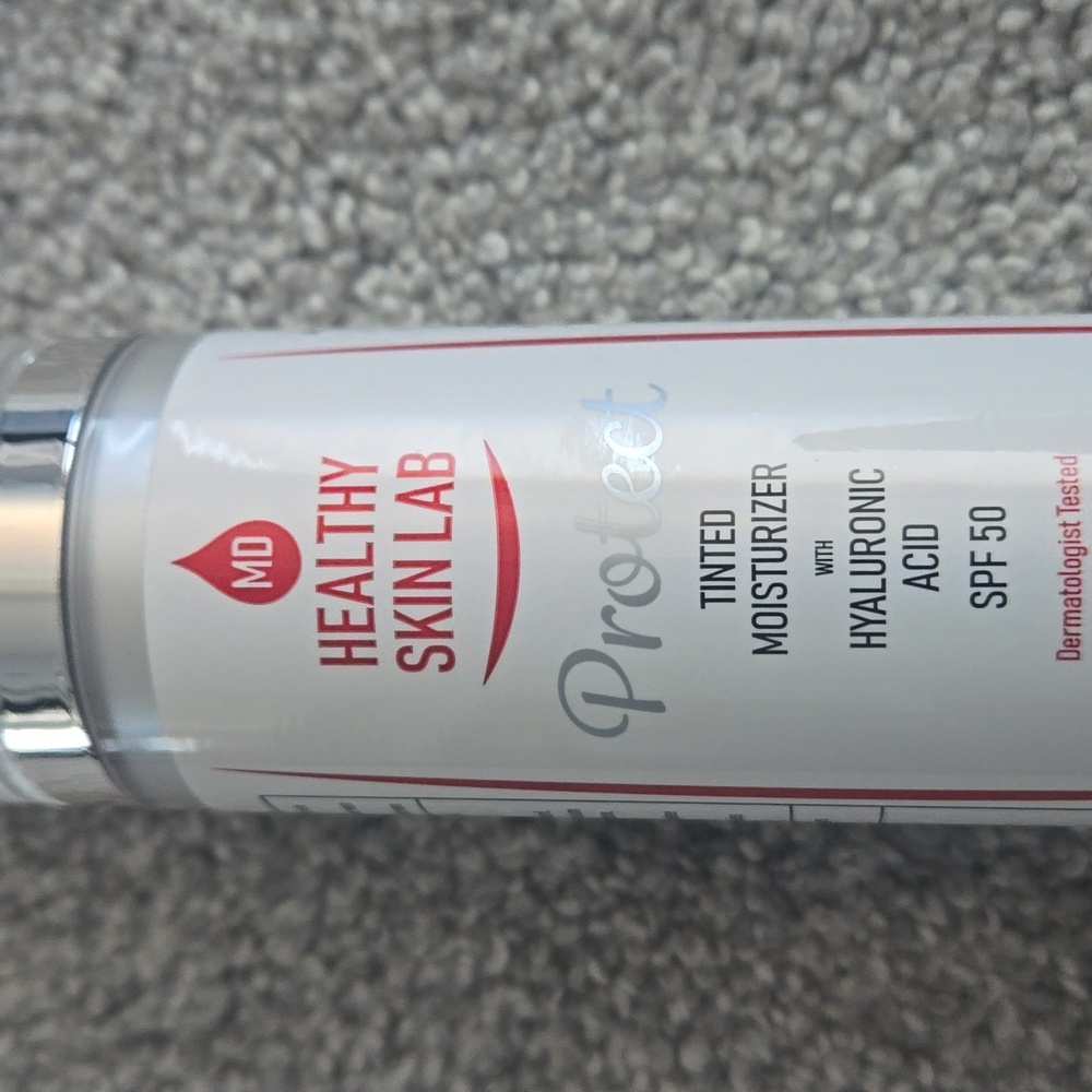 MD Healthy Skin Lab Protect Tinted Moisturizer With Hyaluronic Acid SPF 50 - Picture 3 of 6